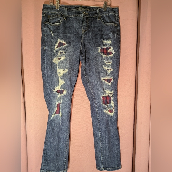 TORRID Distressed Boyfriend Skinny Jeans with Plaid Details 14R - Picture 2 of 8